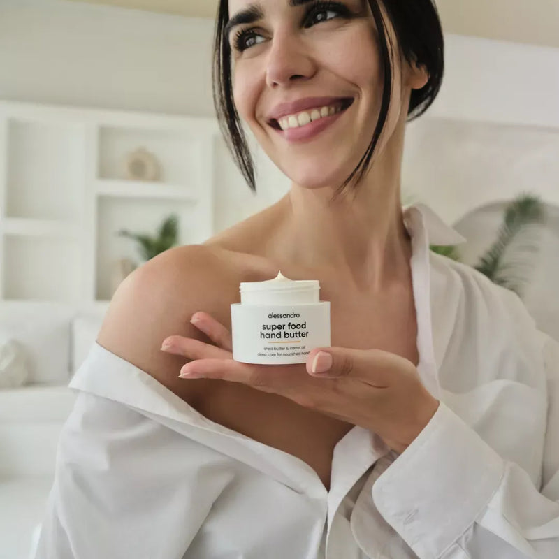 SUPER FOOD Rankų sviestas su sviestmedžių aliejumi